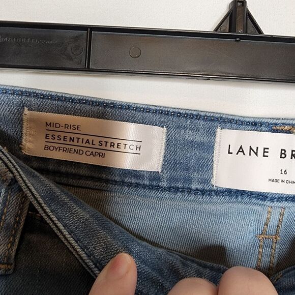 16W Lane Bryant Boyfriend Jean Capri Pearl Embellish Light Wash Mid Rise Faded - Picture 8 of 12